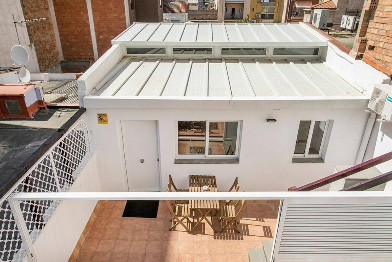 شقة Cozy&New With Terrace لوسبيتاليت دي يوبريغات المظهر الخارجي الصورة